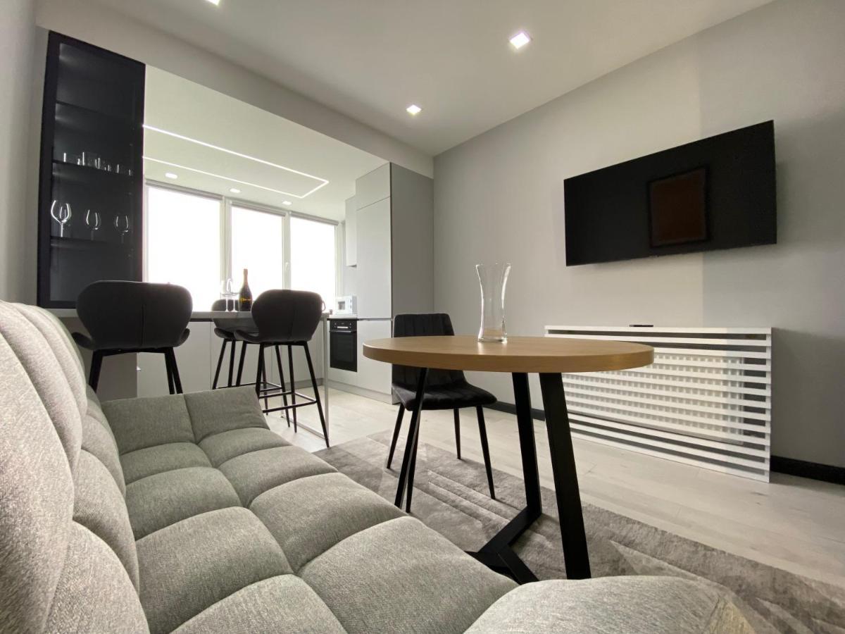 Minimalist Style Apartment With Best Location Kischinau Exterior foto